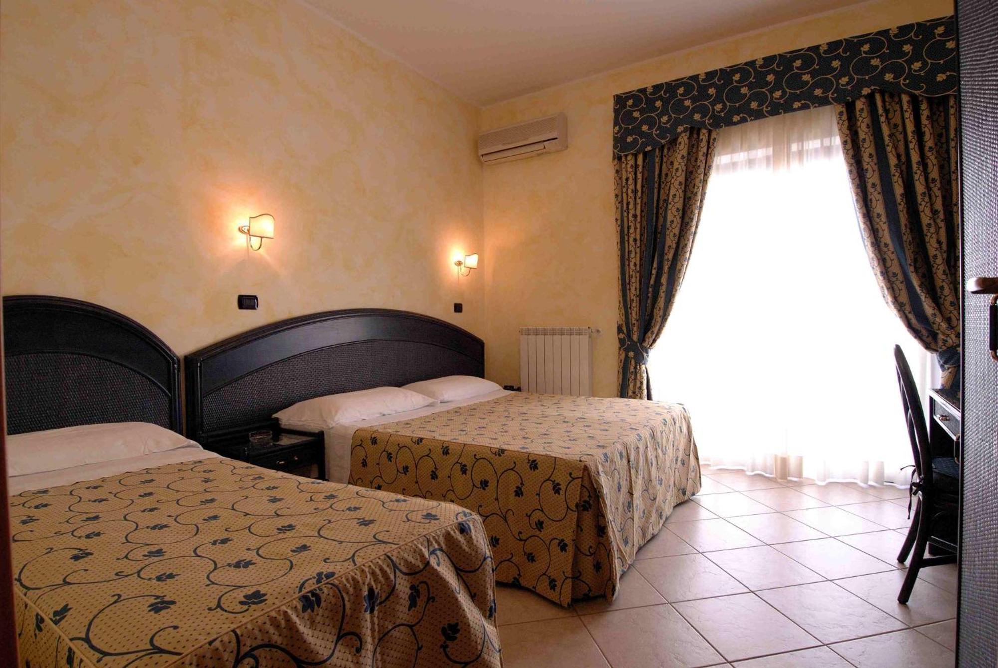 Hotel L'Approdo Anzio Luaran gambar