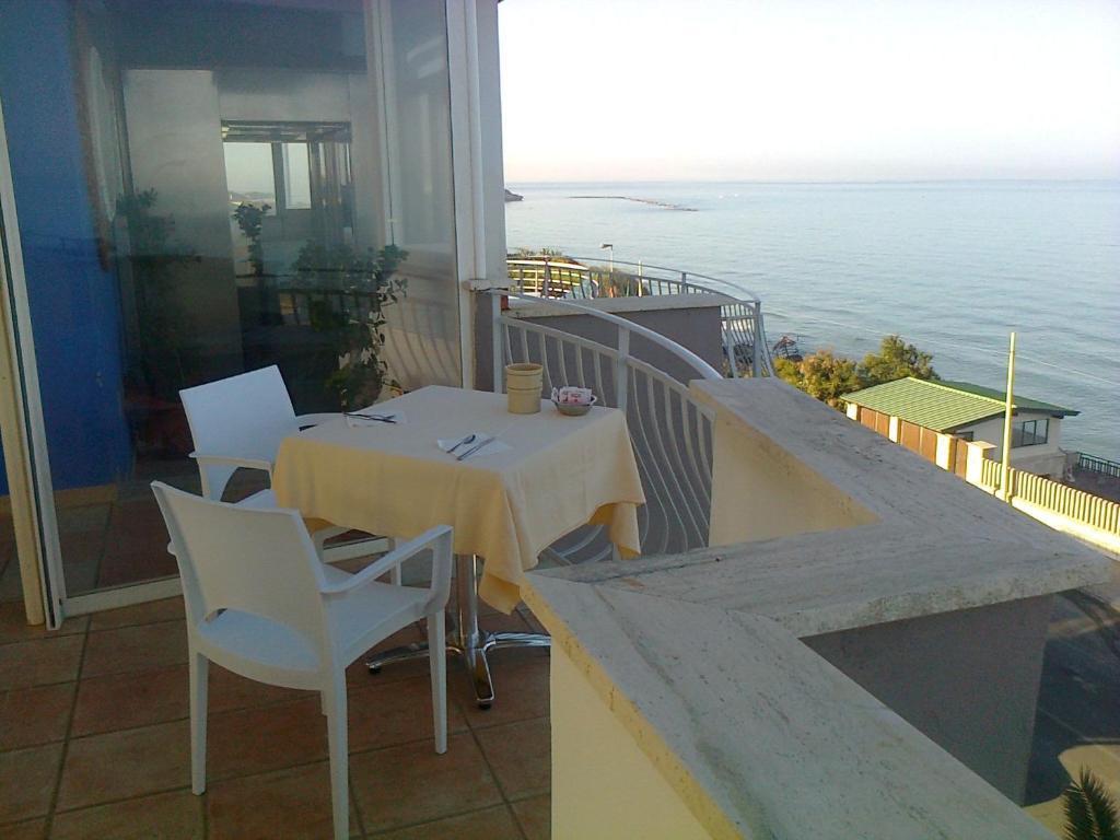Hotel L'Approdo Anzio Luaran gambar