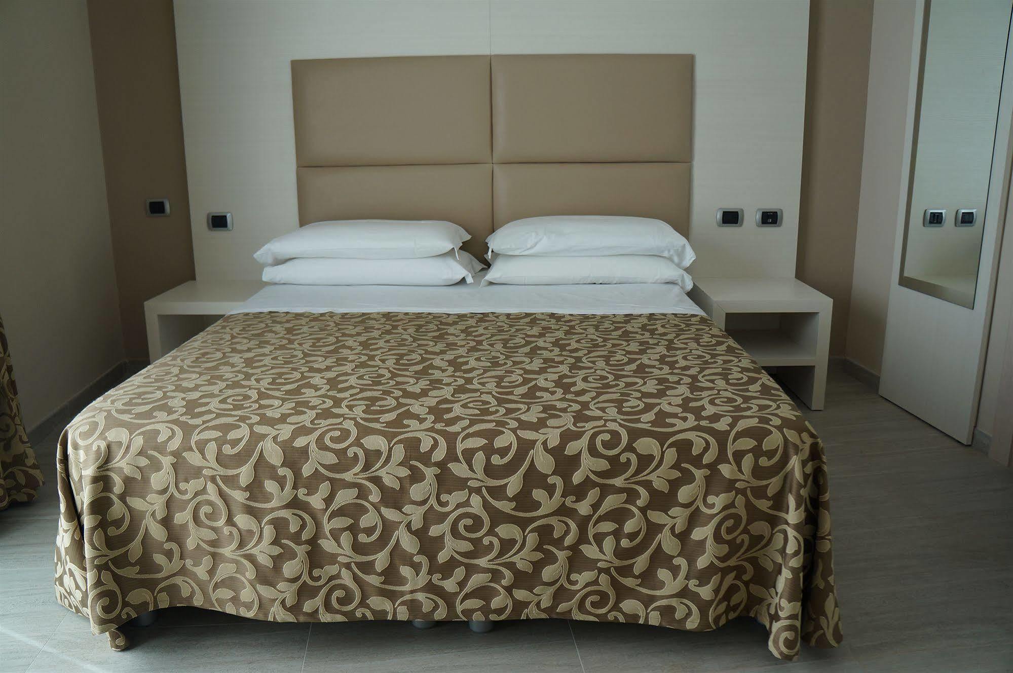 Hotel L'Approdo Anzio Luaran gambar